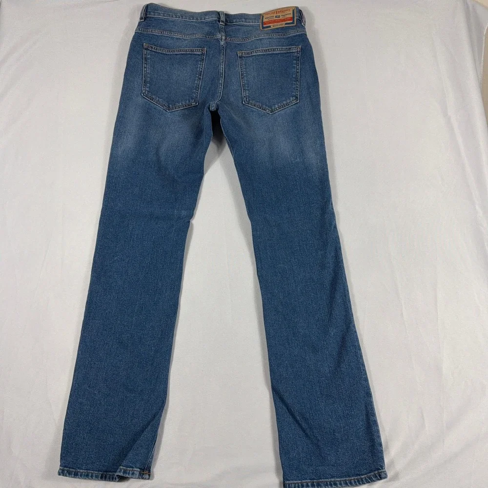 Diesel 2021-NC Straight Leg Jeans Medium Wash Stretch Denim Mens‎ 33x32